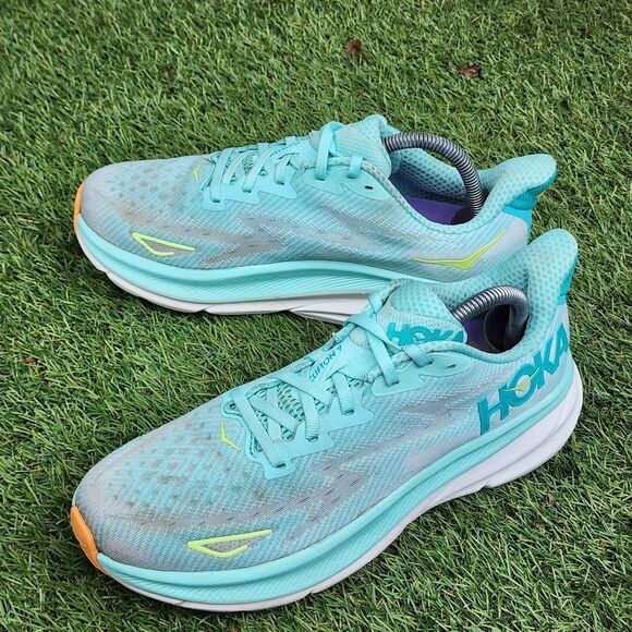 HOKA CLIFTON 9 - Womens Athletic Shoes - SIZE 9B - Picture 1 of 9